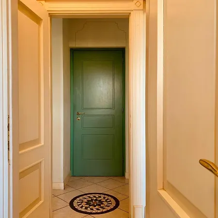 Apartment White - Garda Case *