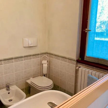 White - Garda Case Apartment *