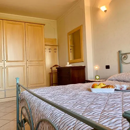 Apartment White - Garda Case