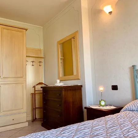 Apartment White - Garda Case *