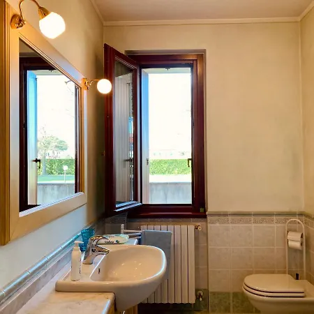 White - Garda Case Apartment *